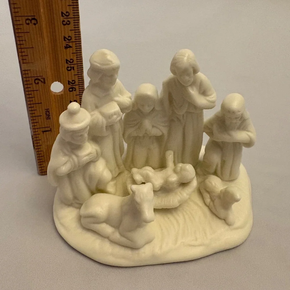 Vintage Nativity Scene Set Holy Family Manger Figurines Jesus Lamb Shepherd 2.5